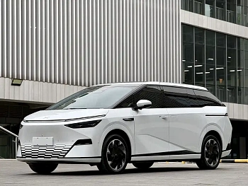 Xpeng X9 2024 702 Super Long Battery Life Pro купить на сайте DeffCars