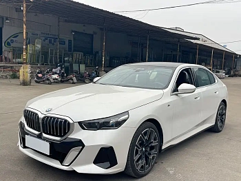 BMW 5 Series 2025 530Li Exclusive M Sports Package купить на сайте DeffCars