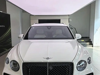 Bentayga 2024 4.0T V8 long wheelbase version купить на сайте DeffCars
