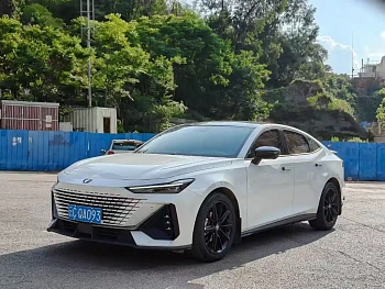 Changan UNI-V 2022 1.5T Premium Model купить по цене 1 851 704 ₽  на сайте DeffCars