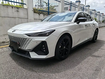 Changan UNI-V 2022 1.5T Premium Model купить по цене 1 882 332 ₽  на сайте DeffCars