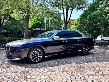 BMW 7 Series 2023 735Li M Sports Package купить на сайте DeffCars