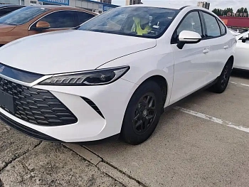 Qin PLUS 2025 DM-i Intelligent Driving Edition 55KM Leading Model купить по цене 1 989 592 ₽  на сайте DeffCars