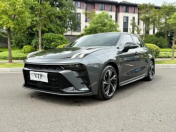 Lynk & Co 03 2023 model 1.5TD DCT Plus купить по цене 2 068 005 ₽  на сайте DeffCars