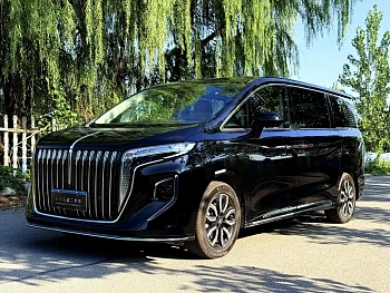 Hongqi HQ9 2023 2.0T Zhilian Flagship Edition купить на сайте DeffCars