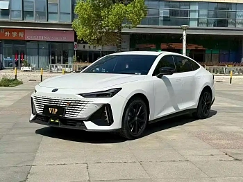 Changan UNI-V 2024 1.5T Exclusive Model купить по цене 1 907 651 ₽  на сайте DeffCars