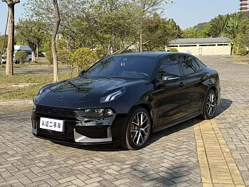 Lynk & Co 03 2022 2.0TD DCT Pro купить на сайте DeffCars