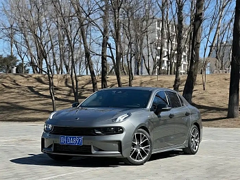 Lynk & Co 03 2023 2.0TD DCT Pro купить на сайте DeffCars