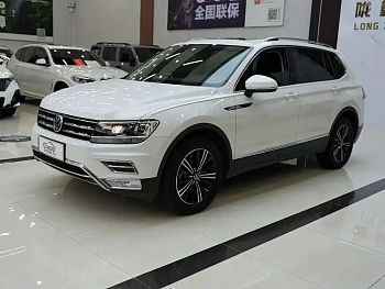 Tiguan L 2021 330TSI automatic two-wheel drive smart version купить по цене 2 752 933 ₽  на сайте DeffCars
