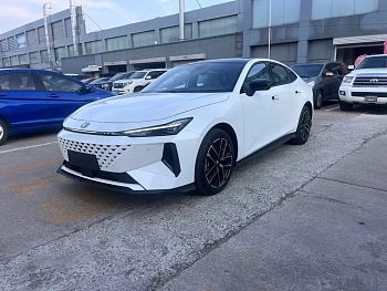 Changan UNI-V Smartphone iDD 2024 Blue Whale Smartphone iDD 136km Smartphone купить по цене 2 517 066 ₽  на сайте DeffCars