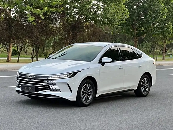 Destroyer 05 2025 DM-i 55KM Free Travel Version купить по цене 1 819 404 ₽  на сайте DeffCars