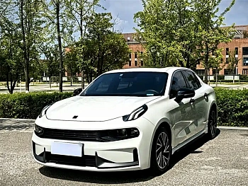 Lynk & Co 03 2022 model 1.5TD DCT Plus купить по цене 1 924 686 ₽  на сайте DeffCars