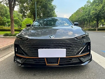 Changan UNI-V 2023 1.5T Sports Edition купить по цене 1 948 630 ₽  на сайте DeffCars