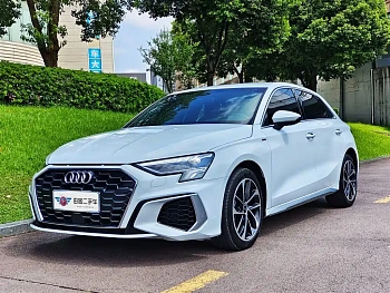 Audi A3 2021 Sportback 35 TFSI Fashionable and elegant купить по цене 2 248 437 ₽  на сайте DeffCars