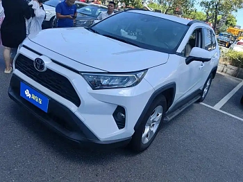 RAV4 Rongfang 2021 2.0L CVT Two-wheel drive urban version купить по цене 2 304 745 ₽  на сайте DeffCars