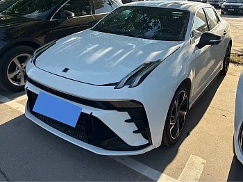Lynk & Co 03 2023 model 1.5TD DCT Plus купить по цене 2 146 751 ₽  на сайте DeffCars