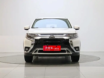 Outlander 2019 2.4L four-wheel drive exclusive version, 5 seats, National VI купить на сайте DeffCars