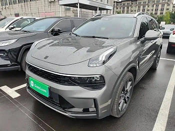 Lynk & Co 01 2021 2.0TD Two-wheel drive Pro купить по цене 2 311 972 ₽  на сайте DeffCars