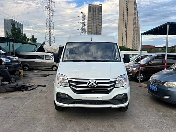 Xintu V80 2021 2.0T PLUS manual van VAN long axis mid-roof 3 seats купить на сайте DeffCars