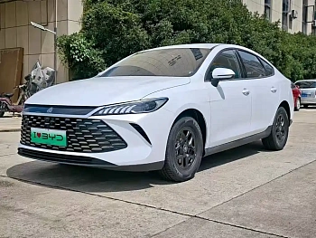 Qin PLUS 2025 DM-i Intelligent Driving Edition 55KM Leading Model купить по цене 1 917 868 ₽  на сайте DeffCars