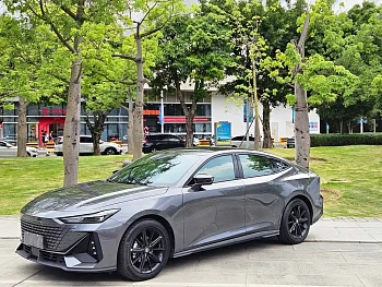 Changan UNI-V 2022 1.5T Premium Model купить на сайте DeffCars