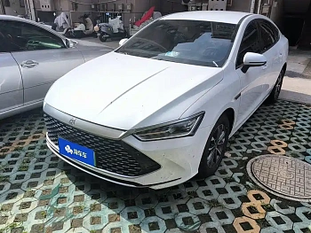 Qin PLUS 2024 Honor Edition DM-i 55KM Superior Model купить по цене 2 029 040 ₽  на сайте DeffCars