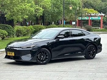 Changan UNI-V 2024 1.5T Premium Model купить по цене 2 271 471 ₽  на сайте DeffCars