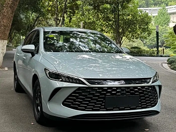 Qin PLUS 2025 DM-i Intelligent Driving Edition 55KM Leading Model купить по цене 1 939 385 ₽  на сайте DeffCars