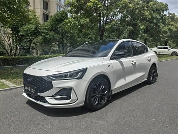 Focus 2022 sedan EcoBoost 180 automatic ST Line купить по цене 2 218 020 ₽  на сайте DeffCars