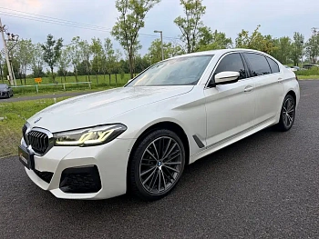 BMW 5 Series 2022 530Li Leading Luxury Package купить на сайте DeffCars