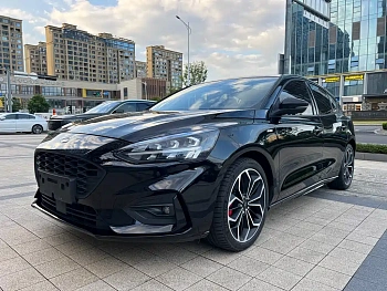 Focus 2021 hatchback EcoBoost 180 automatic ST Line купить по цене 1 878 694 ₽  на сайте DeffCars