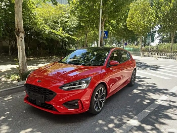 Focus 2021 hatchback EcoBoost 180 automatic ST Line купить по цене 1 854 617 ₽  на сайте DeffCars