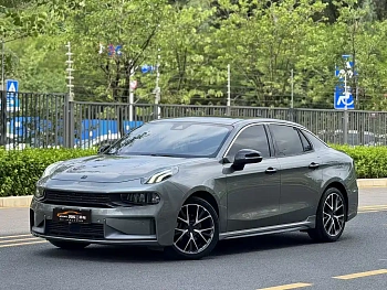 Lynk & Co 03 2021 model 03+ 2.0TD automatic champion custom version купить по цене 2 165 101 ₽  на сайте DeffCars