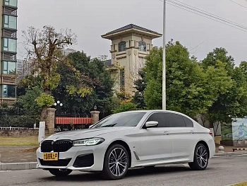 BMW 5 Series 2023 530Li Leading M Sports Package купить на сайте DeffCars