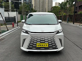 Lexus LM 2023 500h six-seat respected version купить по цене 27 376 965 ₽  на сайте DeffCars