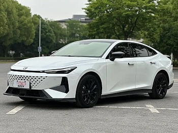 Changan UNI-V 2024 1.5T Premium Model купить по цене 2 271 471 ₽  на сайте DeffCars