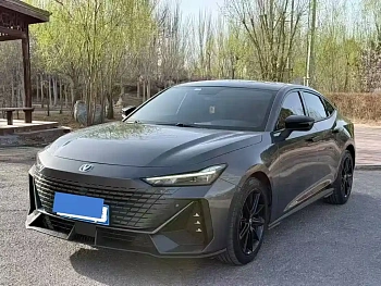 Changan UNI-V 2023 1.5T exclusive model купить на сайте DeffCars