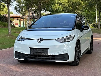 Volkswagen ID.3 2021 Pure version купить по цене 2 102 577 ₽  на сайте DeffCars
