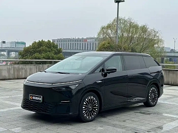 Xpeng X9 2025 pure electric 740 long battery life Max купить на сайте DeffCars