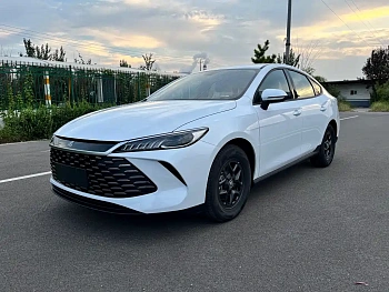 Qin PLUS 2025 DM-i Intelligent Driving Edition 55KM Leading Model купить по цене 1 902 583 ₽  на сайте DeffCars