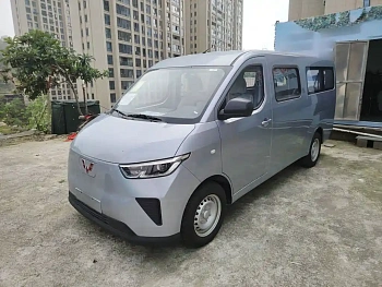 Wuling Yangguang 2024 300km Comfort Bus Version 75kW купить на сайте DeffCars