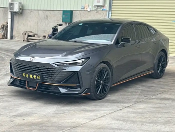 Changan UNI-V 2023 1.5T Sports Edition купить по цене 2 194 857 ₽  на сайте DeffCars